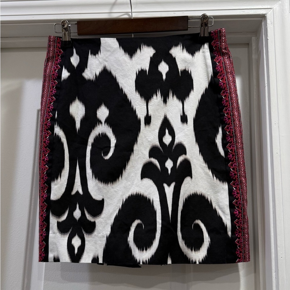 White House Black Market Skirt Size 2
